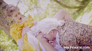 Tiffany Tatum a borotvált bulás kicsike cickós megbaszott hercegnő