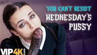 Lispy wednesday kupakolta a nevelő apa orbitális faszát mint egy igazi kutyaként