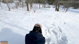 Ázsiai fitnesz leányzó keményen megkefélve a hidegben -20°c-on