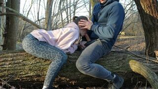 Megbasztam egy szenvedélyes házas idegent a parkban