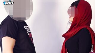 Arab milf hangos kúrása nem hagyja aludni a szomszédot, így hívja őt is kettyinteni