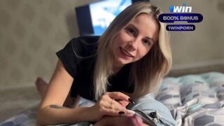 Amatőr világos szőke bige vad orálozása méretes fasszal