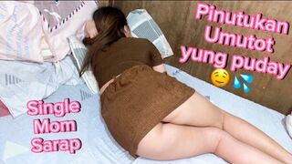 Pinay szingle anyuka szellent a durva szeretkezés után