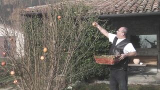 Bombázó világos szőke zsenge amatőr fenékbe kurelva és szájba lőve óriási farasszal