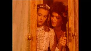 Orbitális keblű csajok könyörtelenül cidázzák és lovagolják a vastag farkakat retro válogatásban
