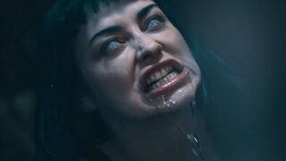 Bűbájos Kék Hajú Punk Kisasszony Átváltozása - Jewelz Blu a Parasited Csatornán Vadul Mag Numb-bal